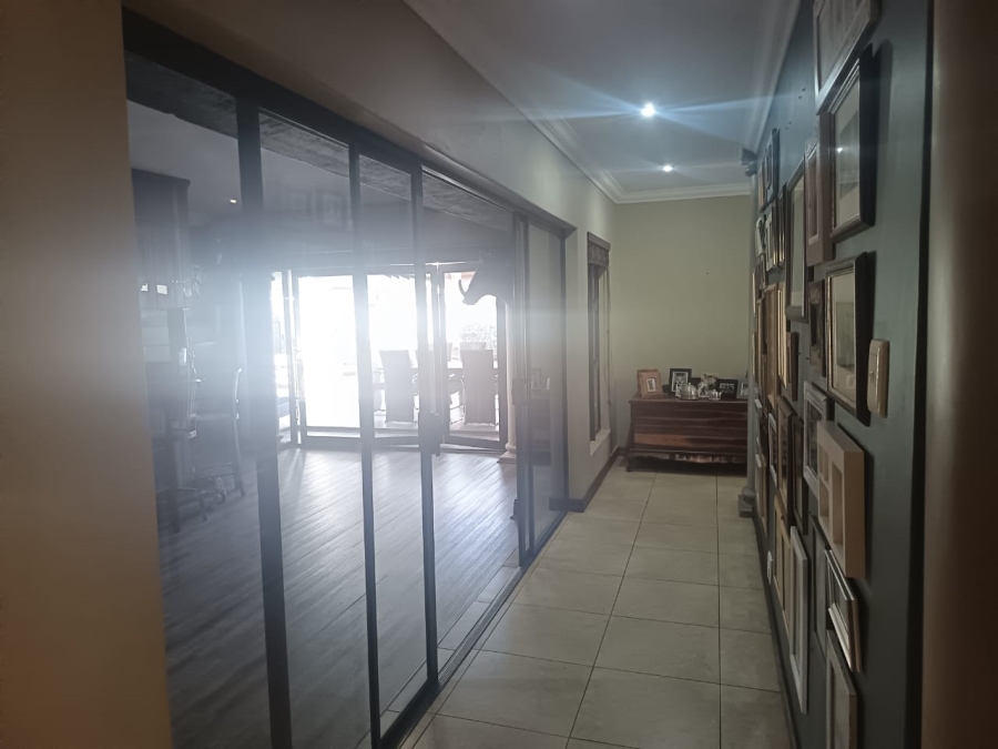 4 Bedroom Property for Sale in Roylglen Gardens Northern Cape